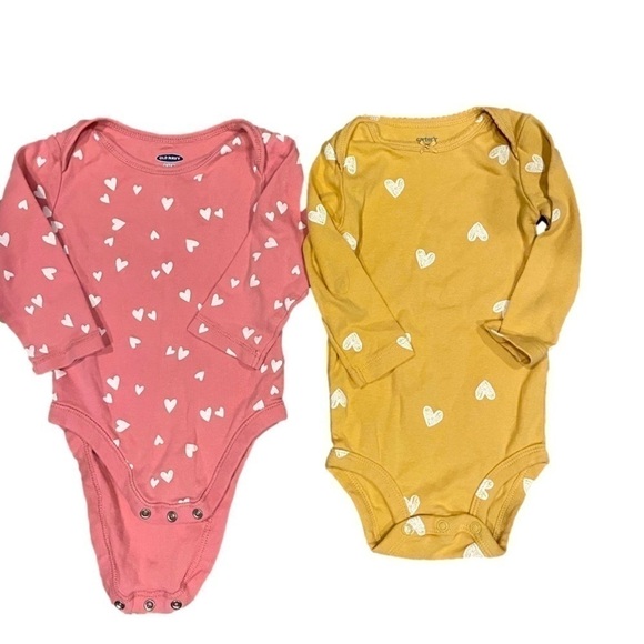 ⭐️ Carter’s, Burt’s Bees, Old Navy, Set of 4, 2-Long Sleeve onsies & 2- Pajamas - Picture 2 of 3